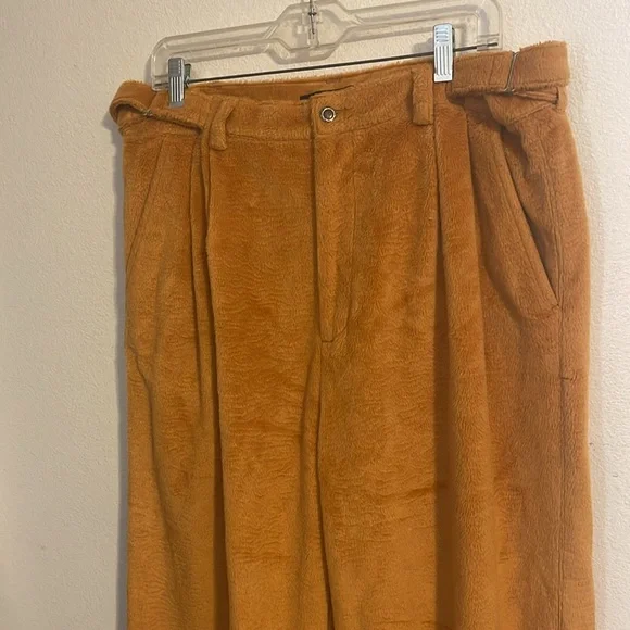 DE CELLO DESIGNED BY ITALY JACKET AND SUITPANTS